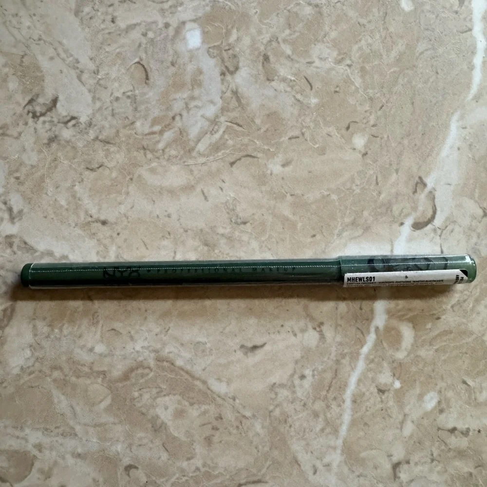 NYX La Casa De Papel Eyeliner Stick - Jarana (green) NEW & SEALED